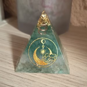 Orgonite avec Quartz, Aventurine, Cuivre & Feuille d’Or